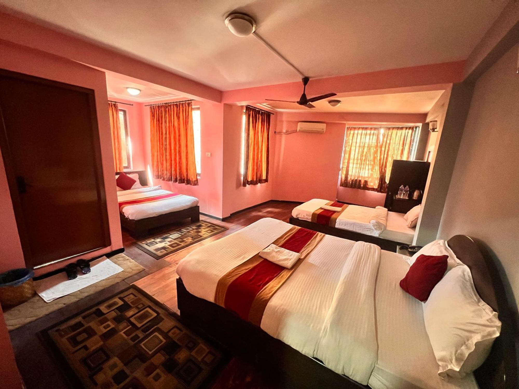 Hotel Family Home Kathmandu Exteriör bild