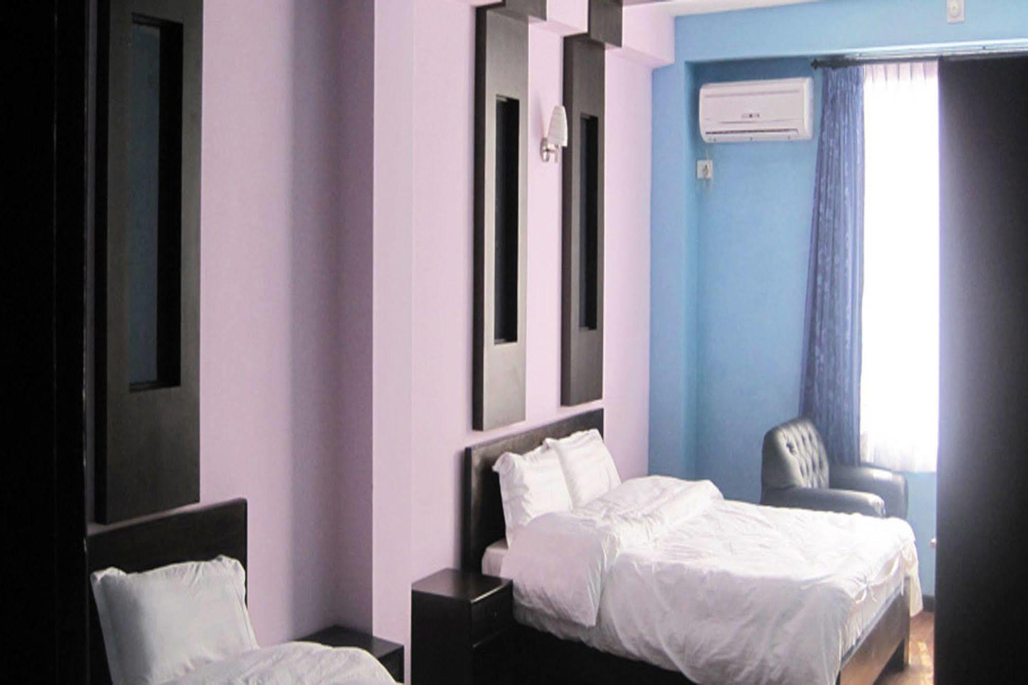Hotel Family Home Kathmandu Exteriör bild