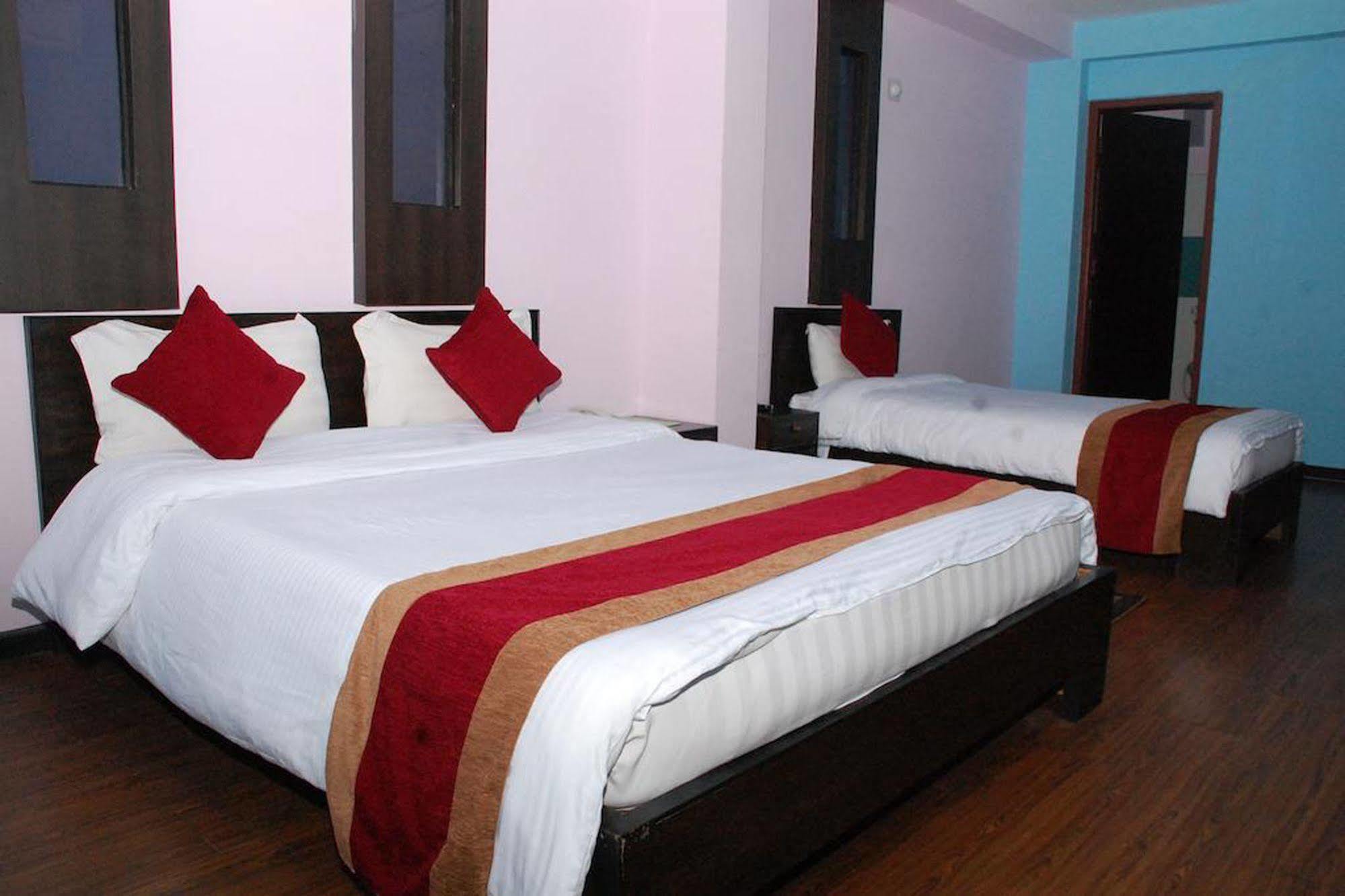 Hotel Family Home Kathmandu Exteriör bild