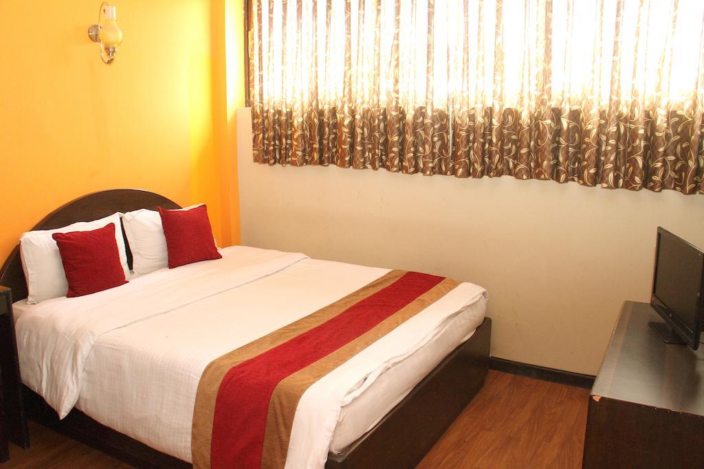 Hotel Family Home Kathmandu Exteriör bild