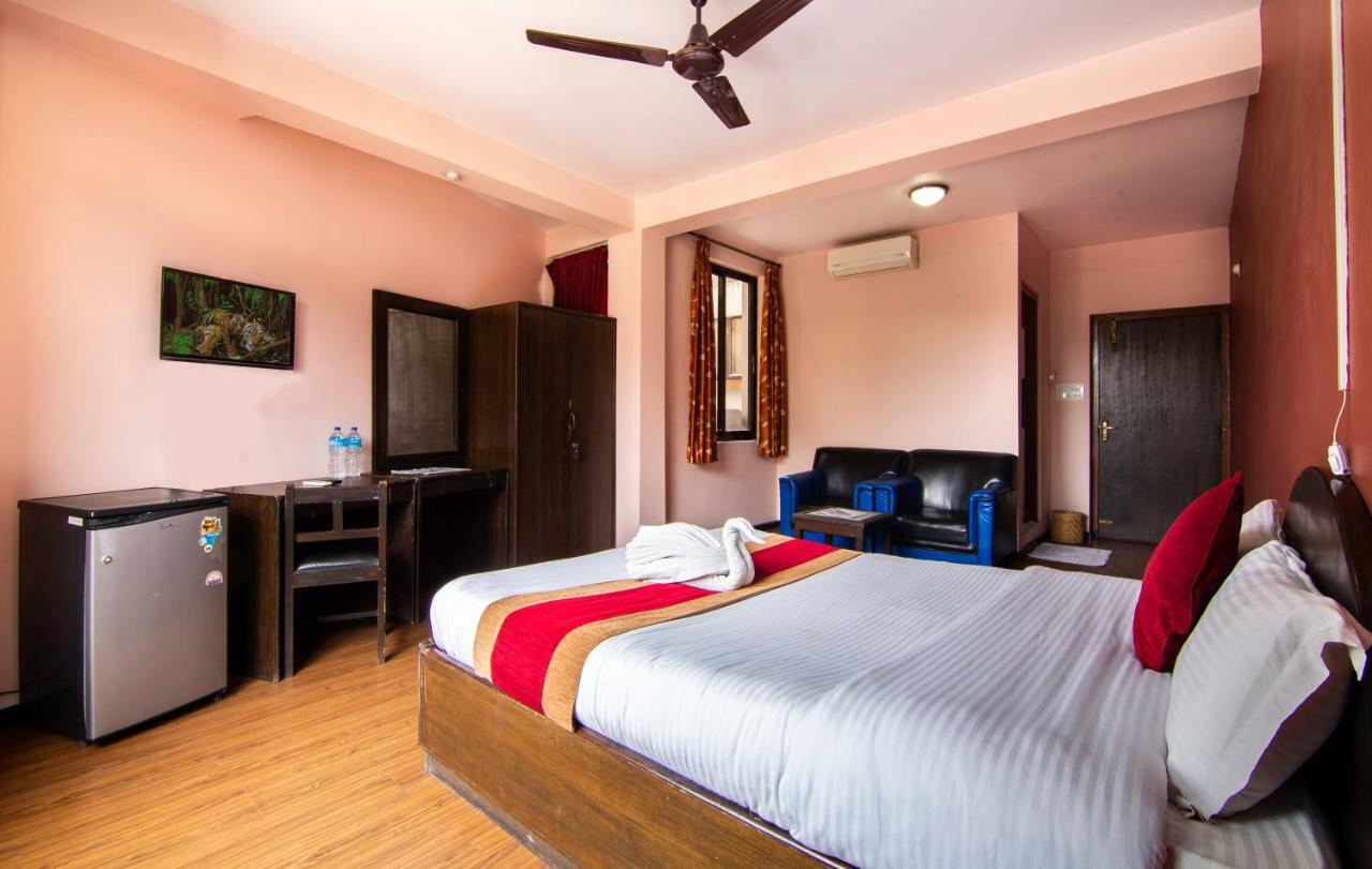 Hotel Family Home Kathmandu Exteriör bild